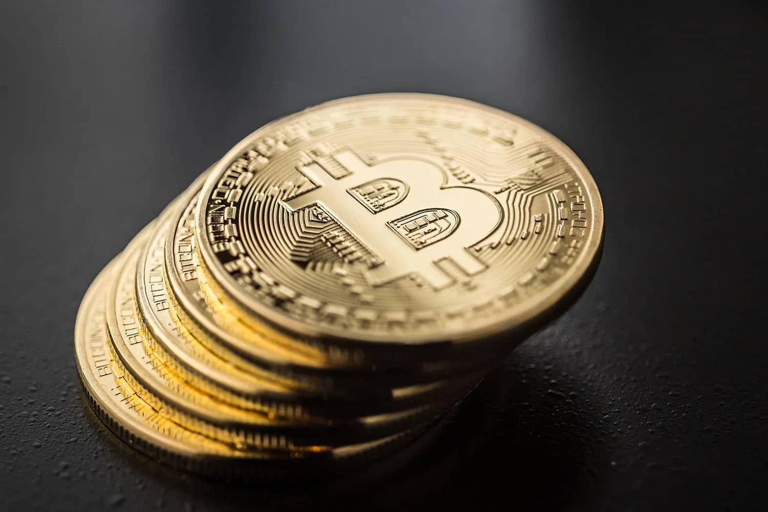 Россиянам запретят свободную продажу и покупку криптовалюты