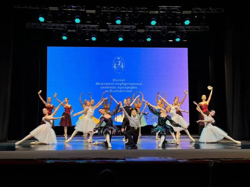 В Находке прошёл концерт-просмотр «Золотая осень» для юных танцоров
