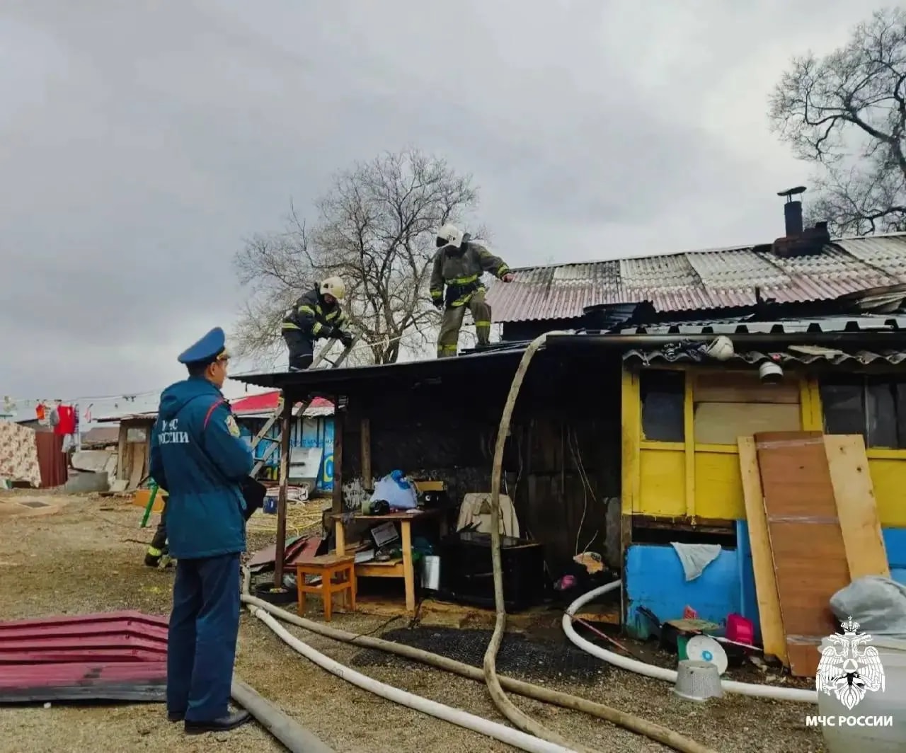 В Приморье 2-летний мальчик погиб при пожаре в частном доме