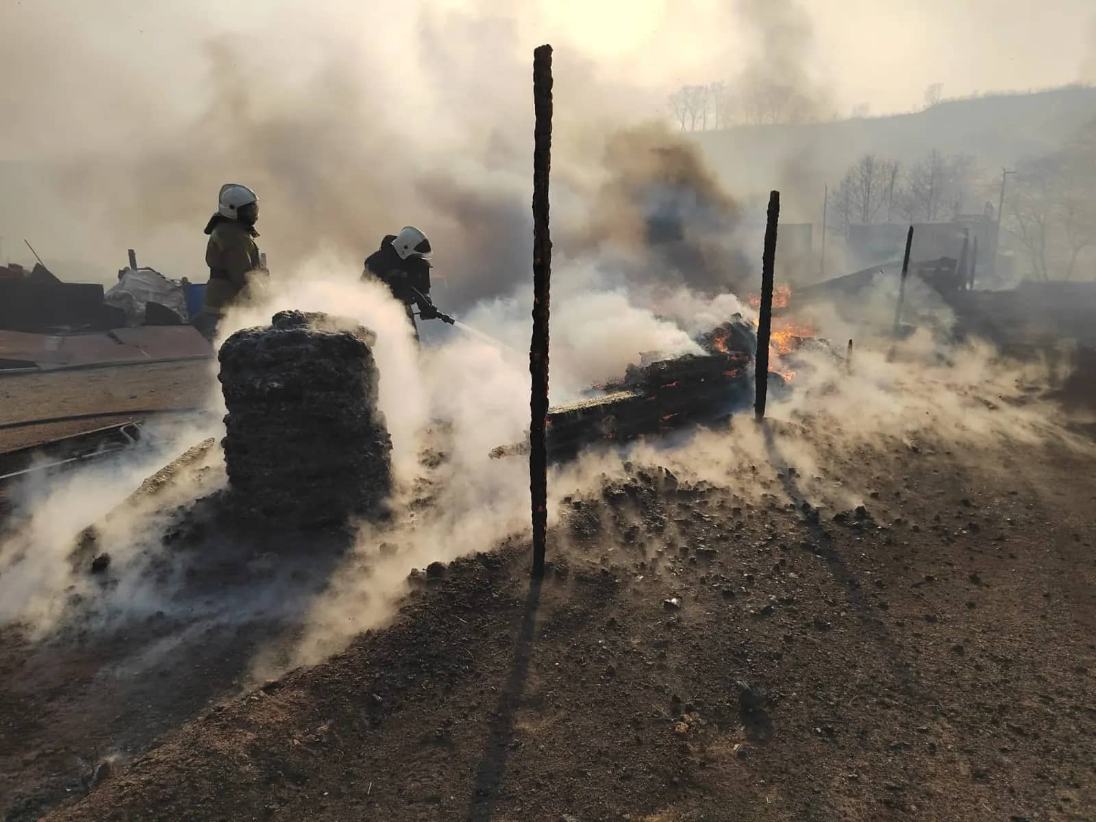 В Находке ликвидировали пожар в частном доме на улице Вишневой