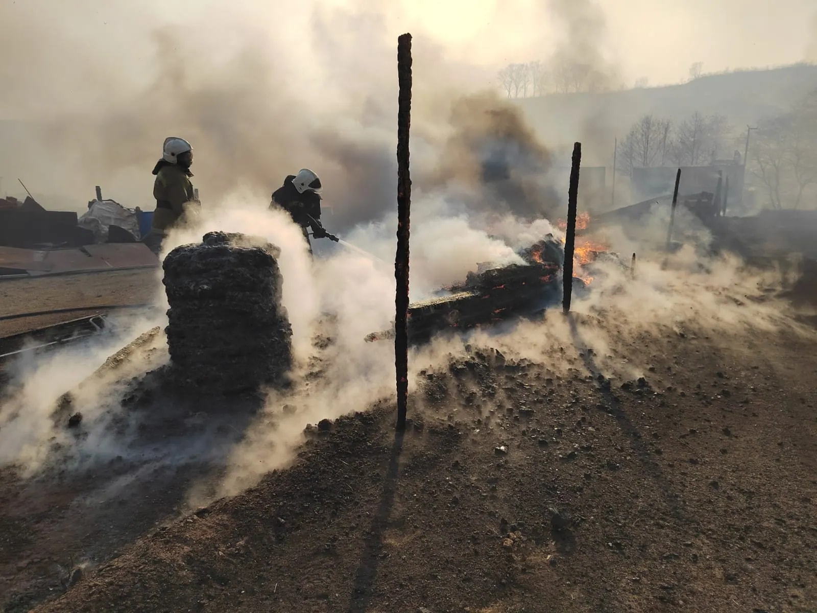 В Находке ликвидировали пожар в частном доме на улице Вишневой