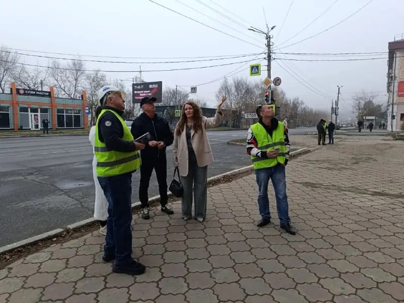 Общественные наблюдатели проверили ремонт фасадов на Находкинском проспекте