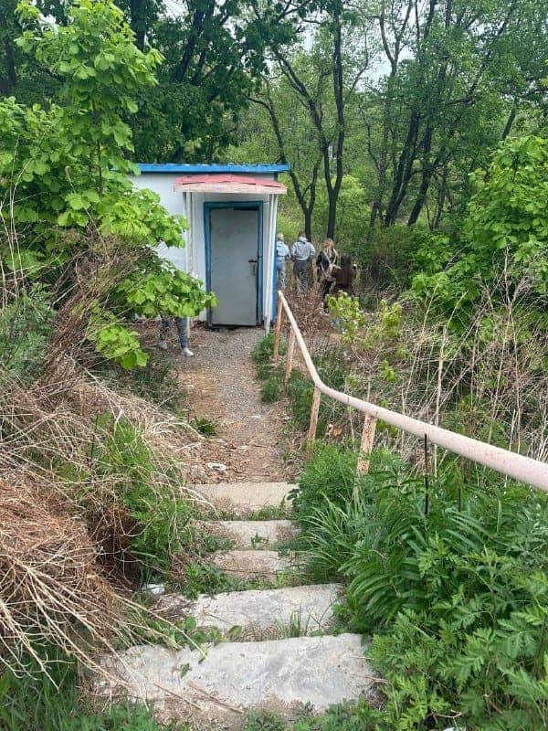 Жители Краскино пожаловались на состояние туалета у МАПП Краскино