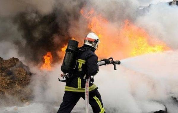 Два человека погибли при пожаре в частном доме в Находке